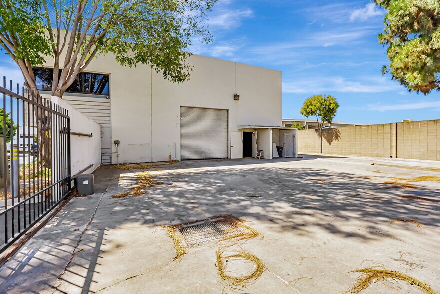 More Photos Of 2485 Technology Dr, Hayward Research And Development For Lease