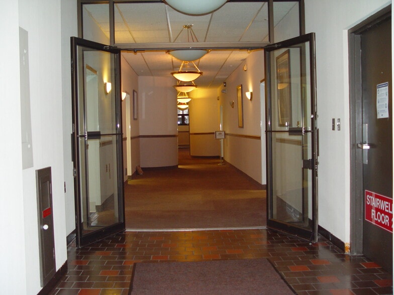 More Photos Of 64 Mountainview Blvd, Wayne Medical For Lease