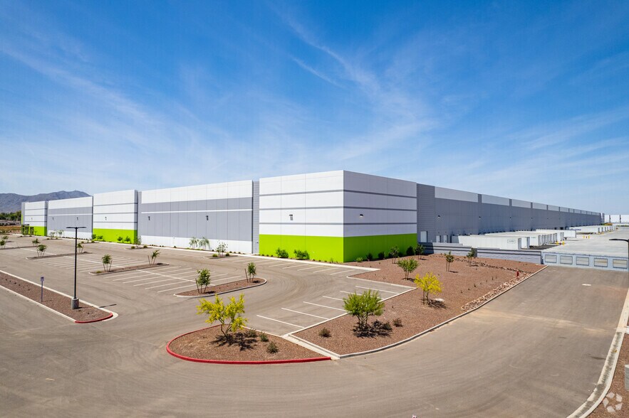 More Photos Of 6801 N Cotton Ln, Glendale Distribution For Lease