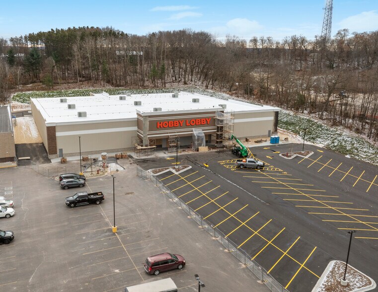 More Photos Of 117 Commerce St, Wisconsin Dells General Retail For Sale