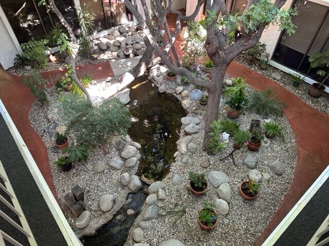 More Photos Of 23123-23129 Ventura Blvd, Woodland Hills Office For Lease