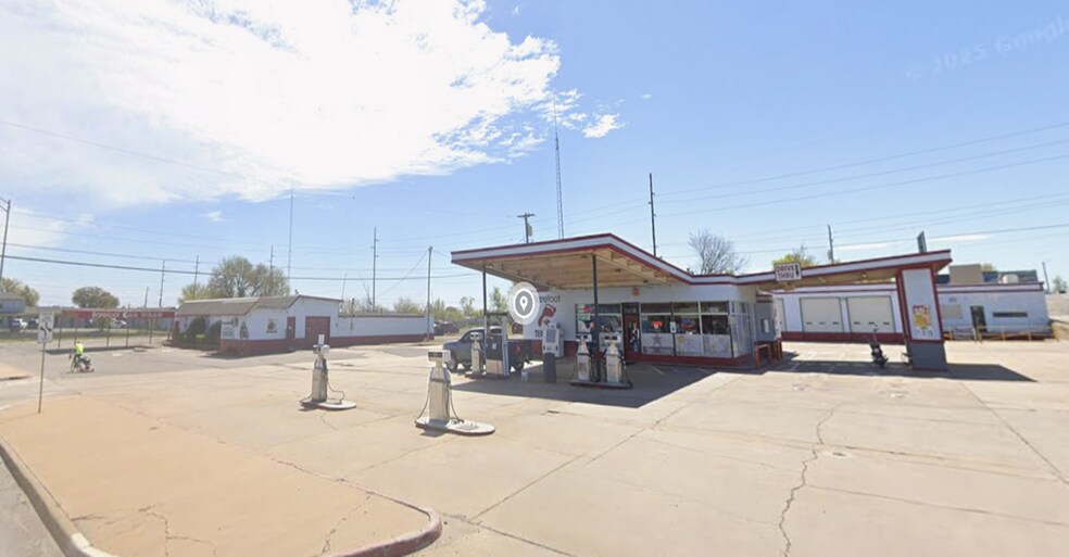 Primary Photo Of 106 SW Lee Blvd, Lawton General Retail For Sale