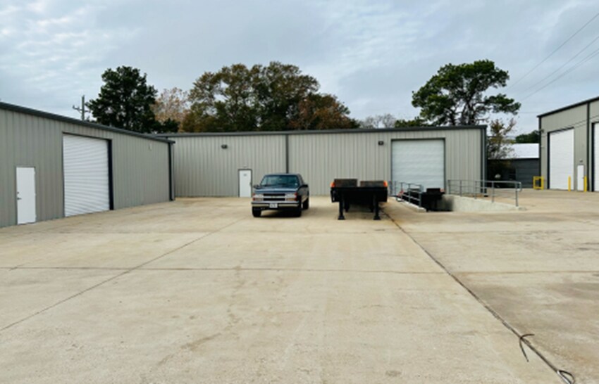 More Photos Of 2614 Industrial Ln, Conroe Unknown For Lease