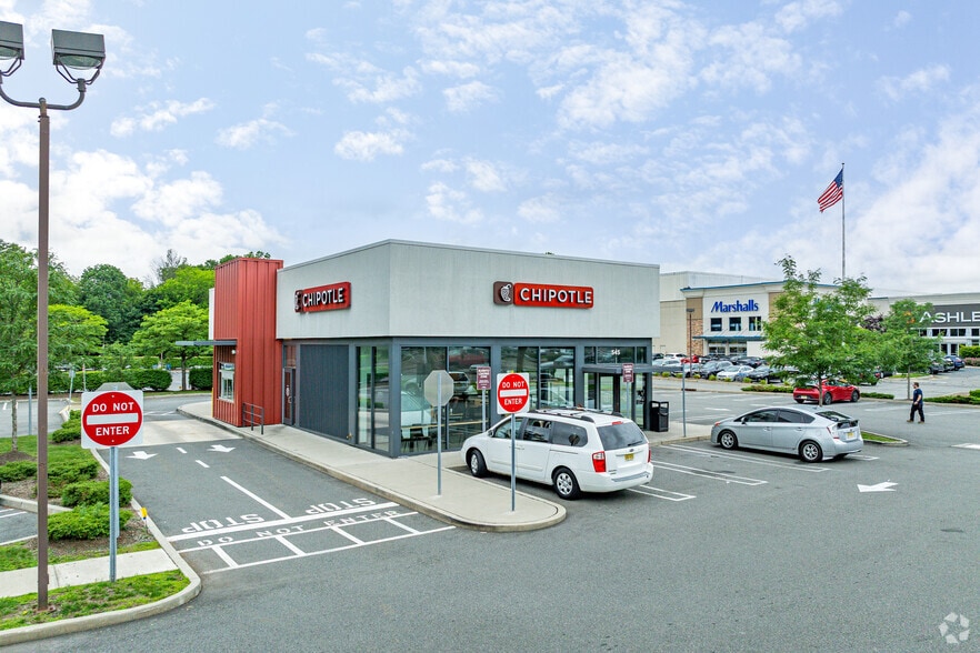 Primary Photo Of 545 N State Rt 17, Paramus Fast Food For Sale
