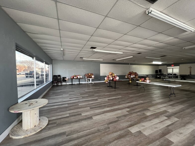 More Photos Of 111 W Ridgeley St, Atmore Storefront For Sale