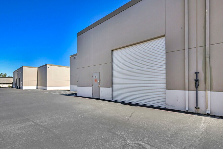 More Photos Of 181 N Gibson Rd, Henderson Warehouse For Sale