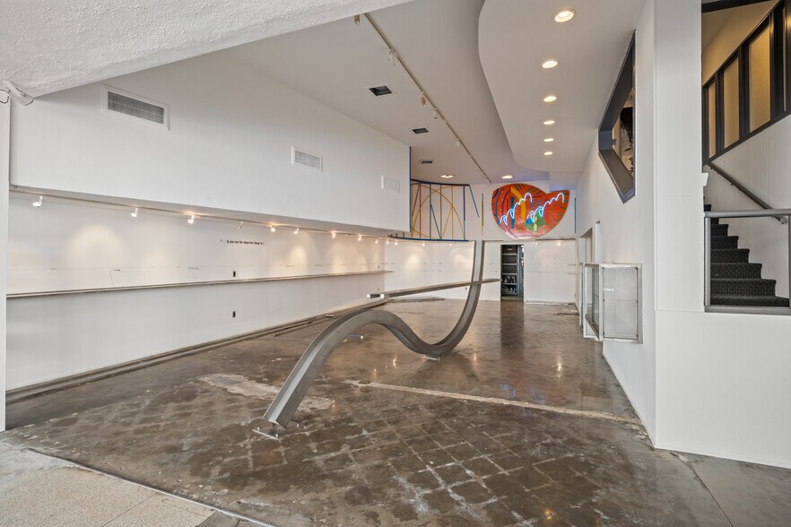 More Photos Of 515 Kempner St, Galveston Flex For Sale