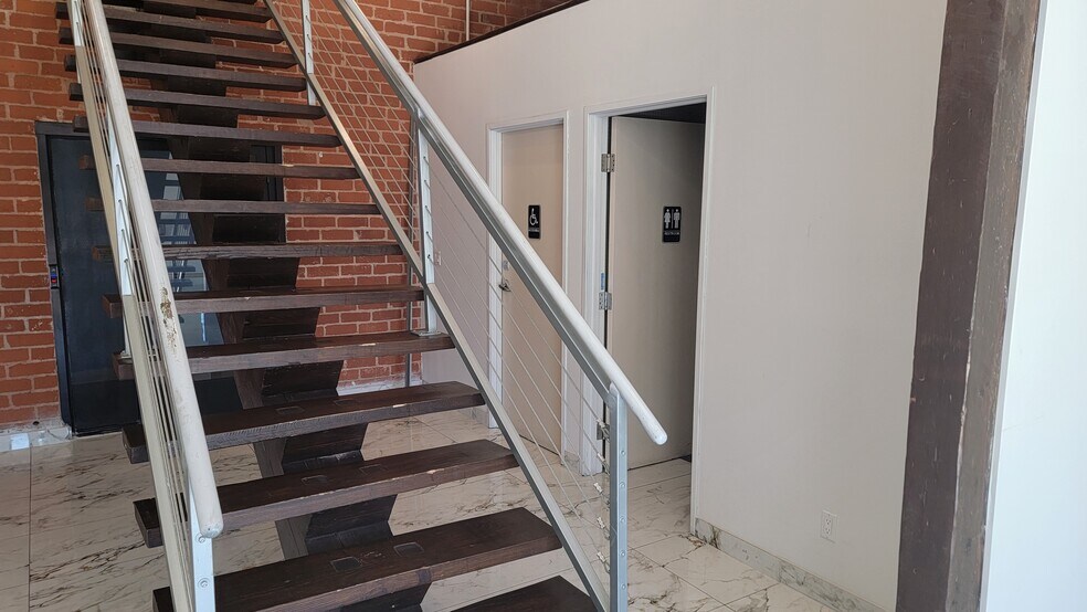 More Photos Of 4716 Vineland Ave, North Hollywood Loft Creative Space For Lease