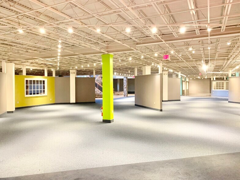 More Photos Of 495 Hope St, Stamford Unknown For Lease