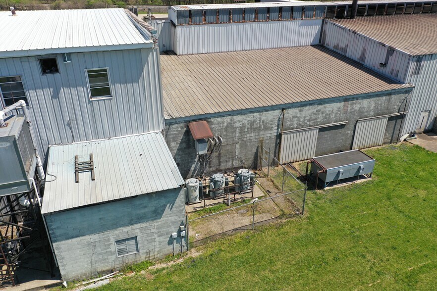 More Photos Of 400 S Gray St, Albany Manufacturing For Sale
