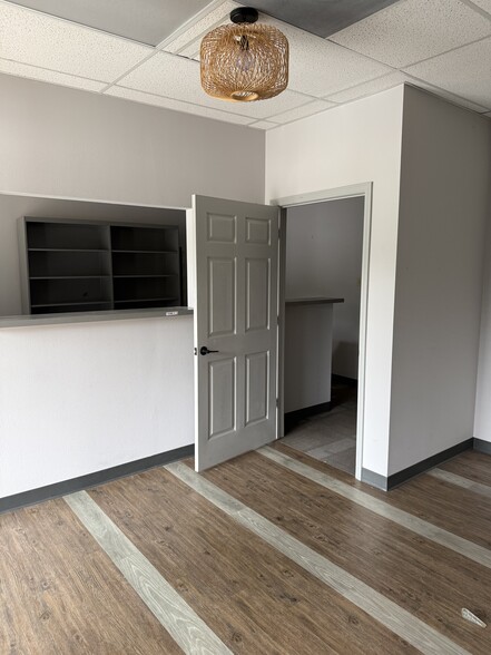 More Photos Of 14309 Cantrell Rd, Little Rock Storefront For Lease
