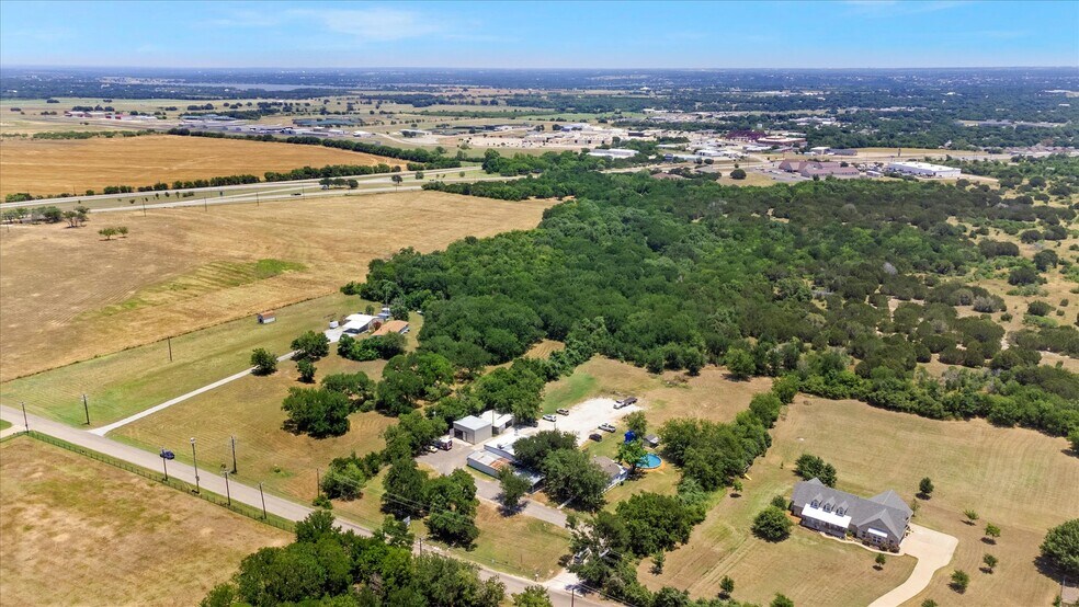 More Photos Of 725 Holmes Dr, Granbury Auto Repair For Sale