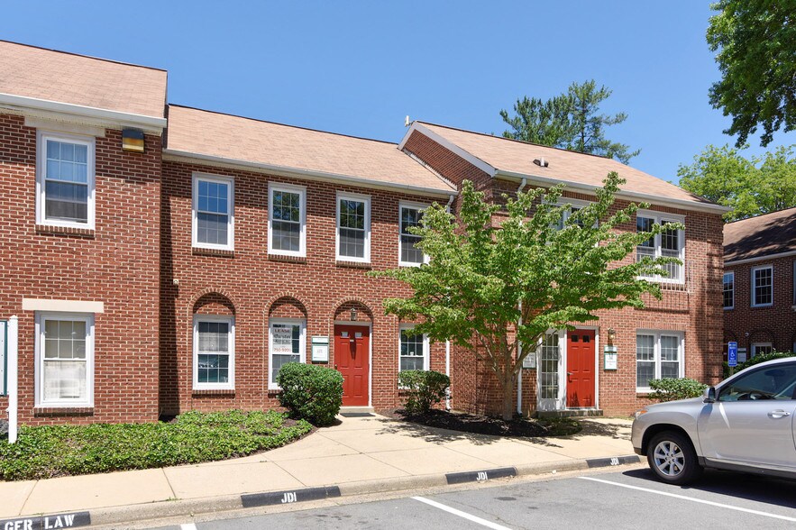 More Photos Of 10353-10363 Democracy Ln, Fairfax Office For Lease