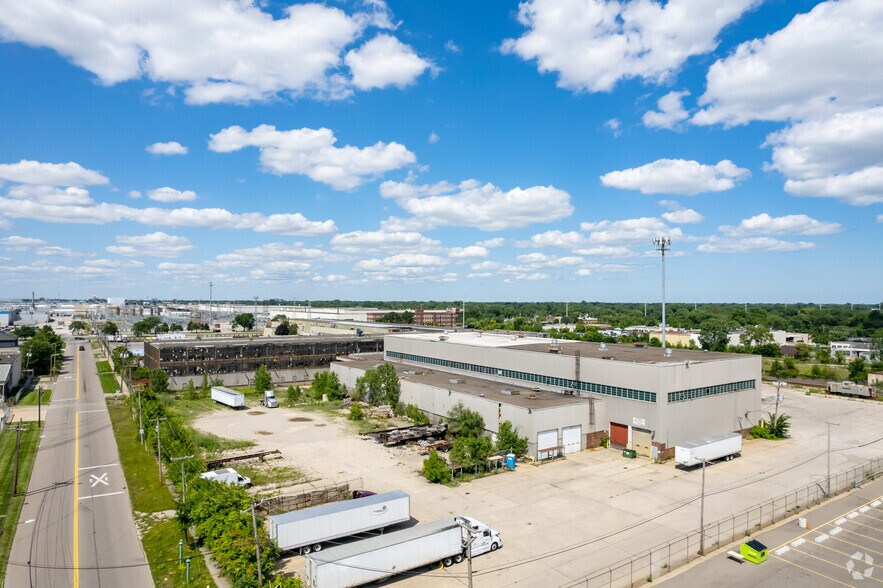 More Photos Of 20200 Mount Elliott Rd, Detroit Warehouse For Lease