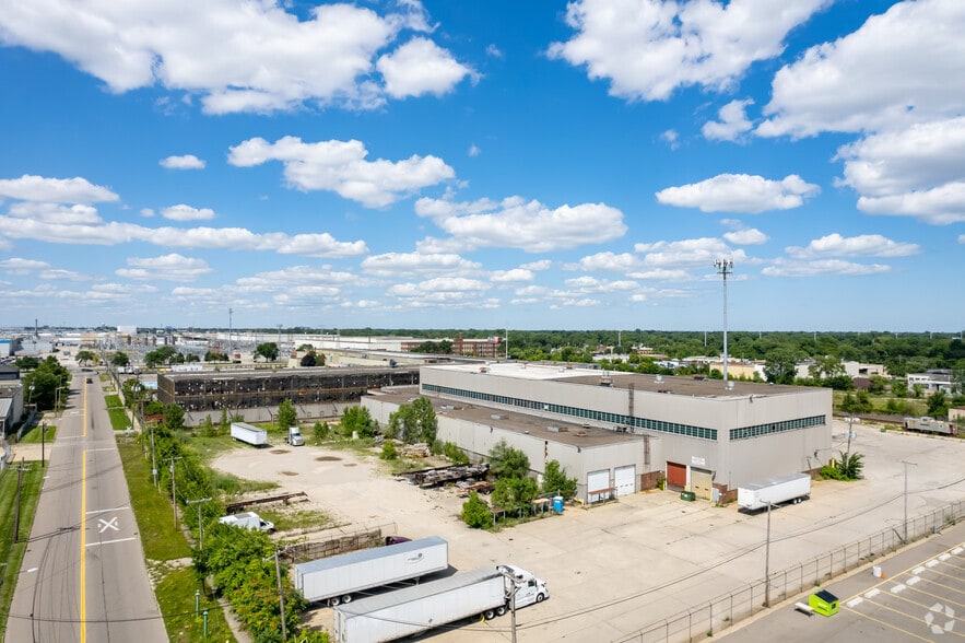 More Photos Of 20200 Mount Elliott Rd, Detroit Warehouse For Sale