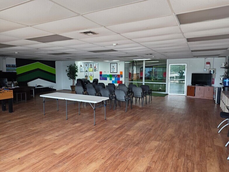 More Photos Of 1438 Pat Booker Rd, Universal City Freestanding For Lease