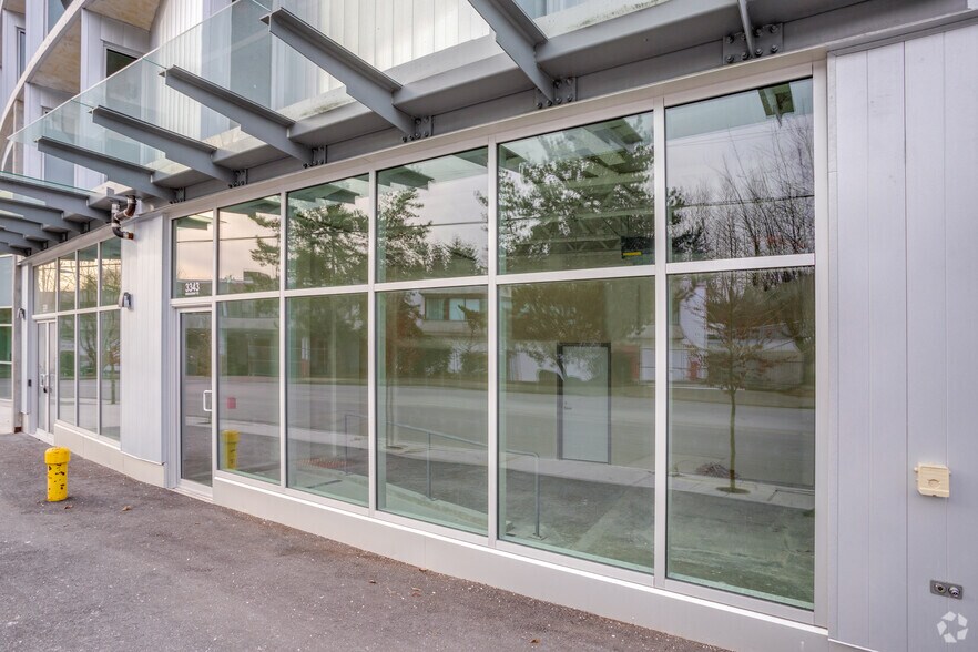 More Photos Of 3333 Bridgeway St, Vancouver Light Distribution For Lease