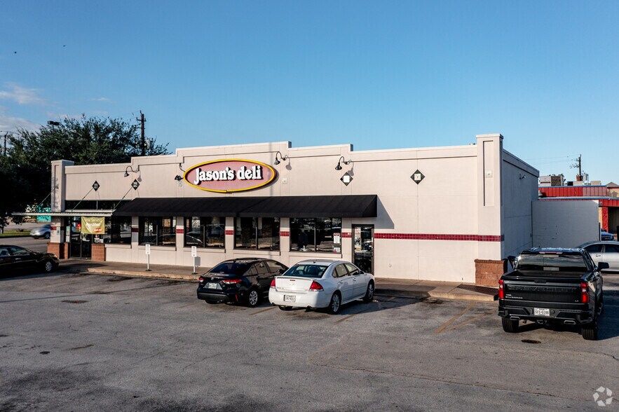 More Photos Of 3901-3937 Spencer Hwy, Pasadena Unknown For Lease