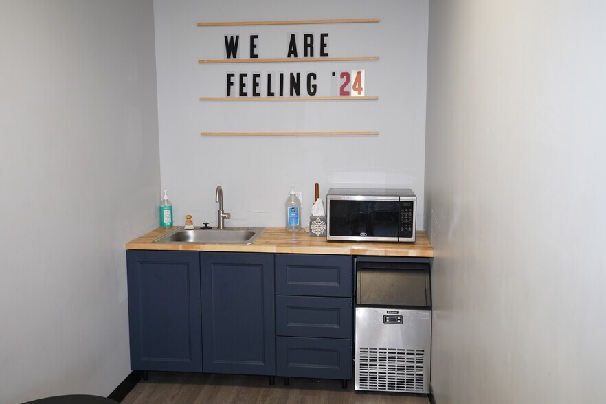 More Photos Of 3773 Monarch St, Frederick Warehouse For Lease