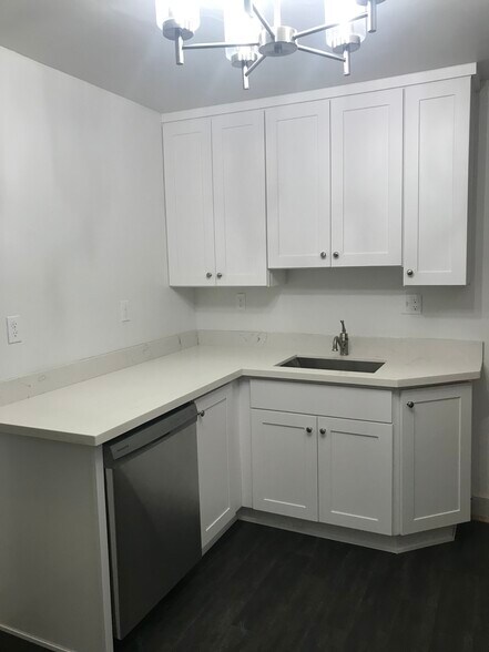 More Photos Of 4212 Phinney Ave, Seattle Apartments For Sale