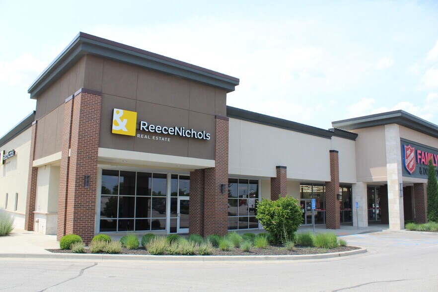 More Photos Of 100-172 Cedar Tree Sq, Belton Unknown For Lease