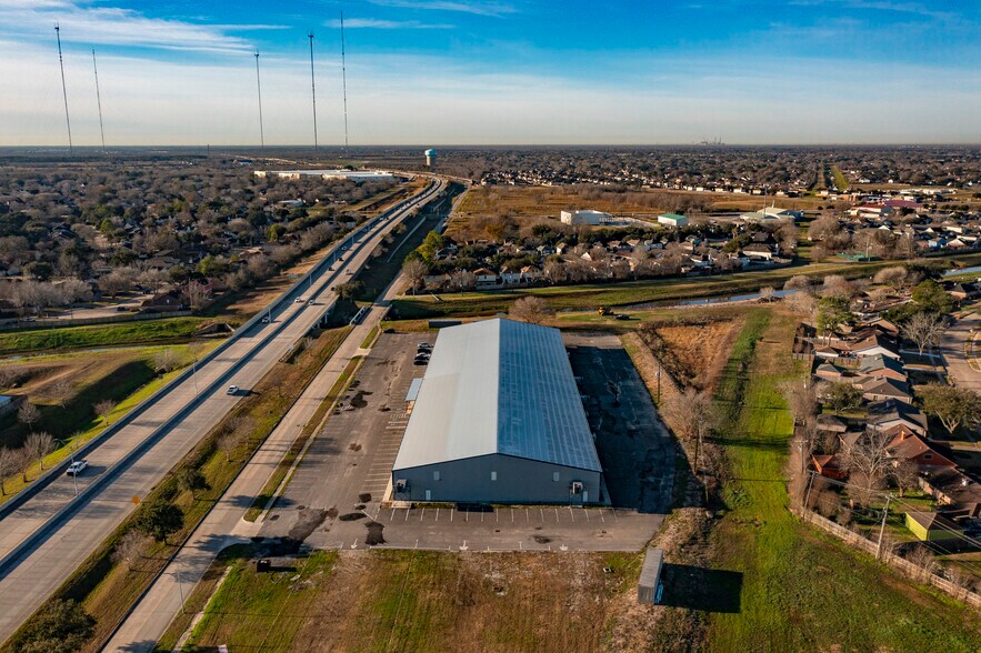 More Photos Of 15250 Hillcroft Ave, Missouri City Warehouse For Sale