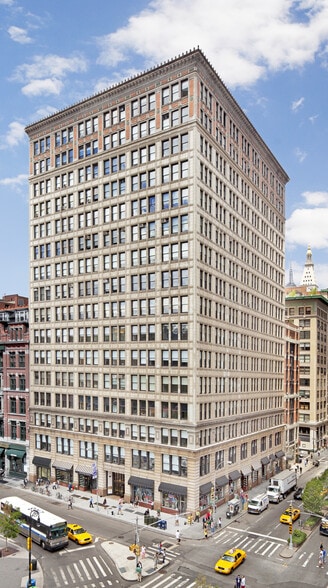 More Photos Of 200 Park Ave S, New York Office For Lease