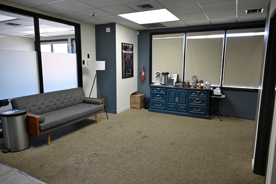 More Photos Of 1819 W Olive Ave, Burbank Office For Lease
