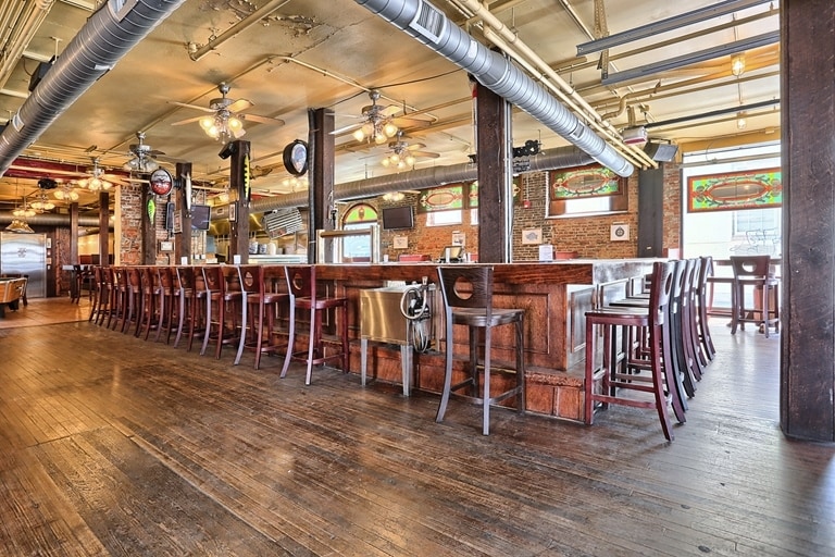 More Photos Of 321 N 2nd St, Harrisburg Restaurant For Lease