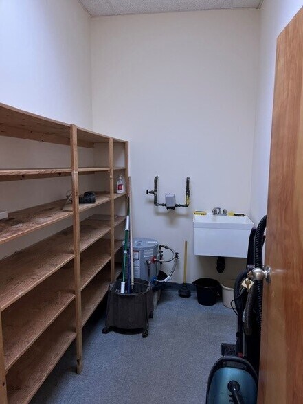 More Photos Of 1320 Main St, Willimantic General Retail For Lease