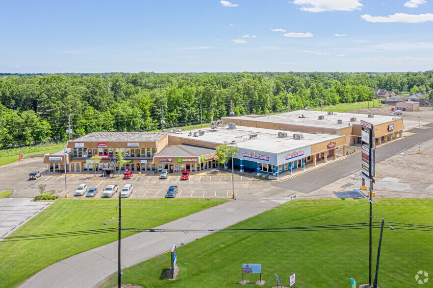 More Photos Of 12715 Highway 90, Luling Unknown For Lease