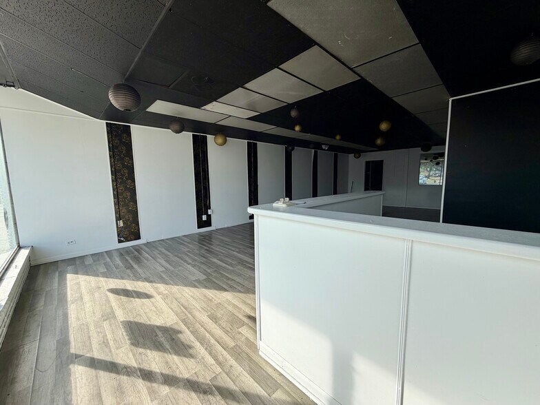 More Photos Of 28438 Joy Rd, Livonia Storefront Retail Office For Lease