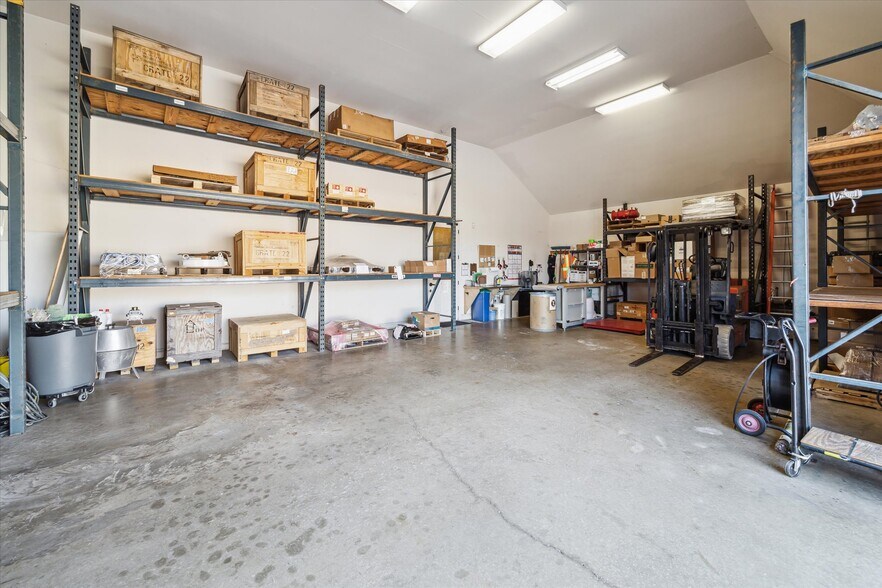 More Photos Of 435 Mason Park Blvd, Katy Loft Creative Space For Sale