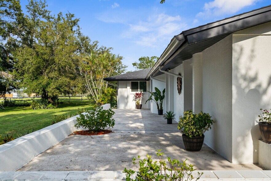 More Photos Of 22226 Sr 64, Bradenton Specialty For Sale