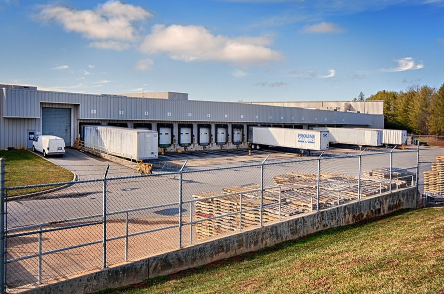 More Photos Of 108 Monticello Rd, Weaverville Manufacturing For Lease