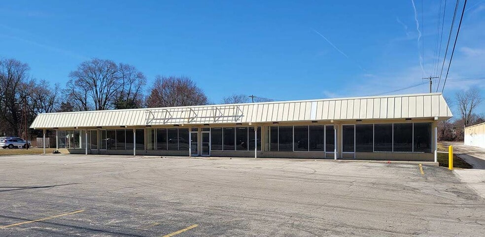 Primary Photo Of 1121 N Reynolds Rd, Toledo Freestanding For Sale