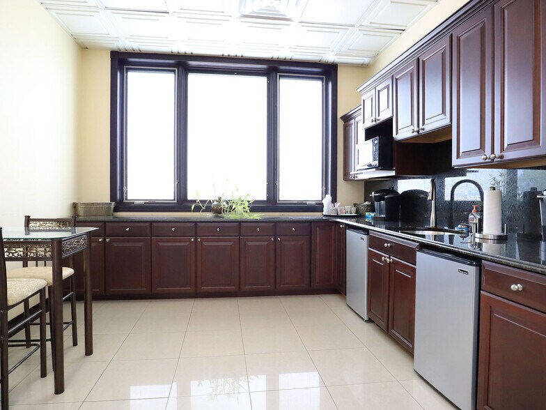 More Photos Of 188 Van Buren St, Staten Island Warehouse For Sale