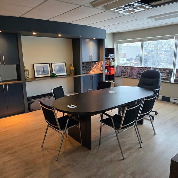 More Photos Of 440 Boul Industriel, St-Eustache Warehouse For Sale