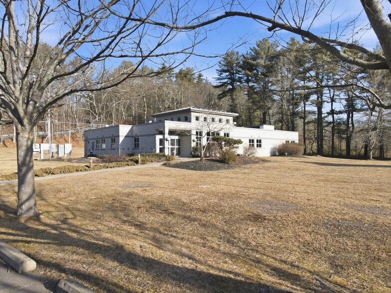 More Photos Of 113 Pocono Dr, Milford Office For Sale
