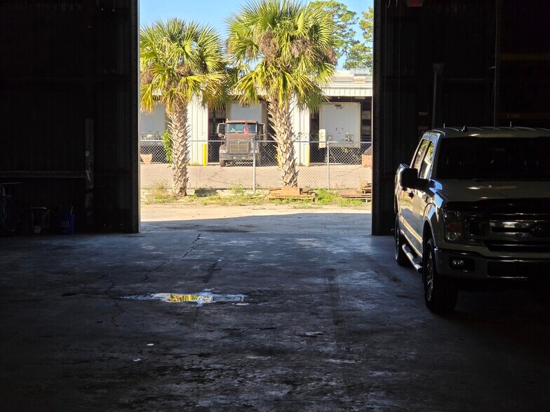 More Photos Of 1725 Cogswell St, Rockledge Warehouse For Lease