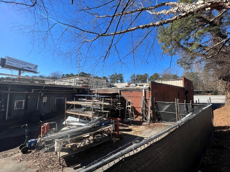 More Photos Of 4829 Peachtree Rd, Chamblee Flex For Sale
