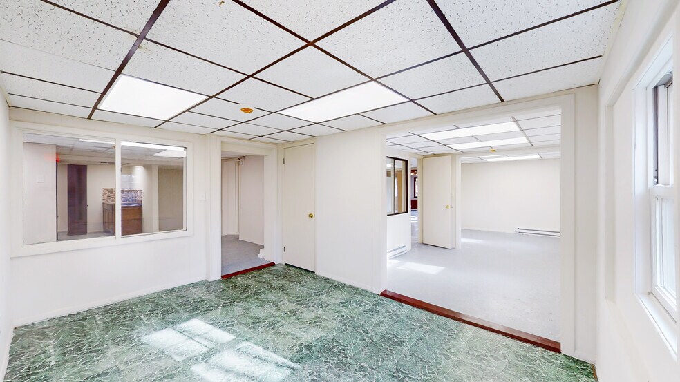 More Photos Of 220 Silver Lake Rd, Dingmans Ferry Office For Sale