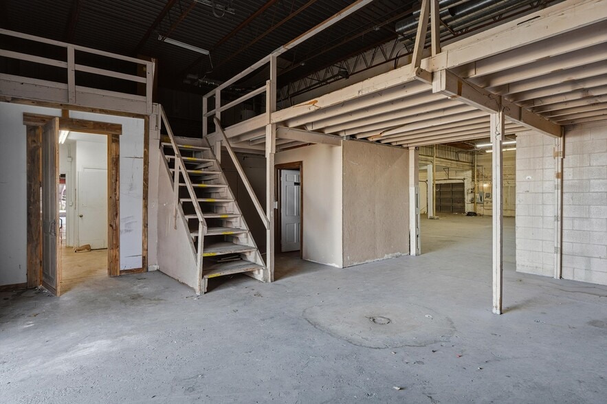 More Photos Of 215 N Western Ave, Oklahoma City Warehouse For Sale