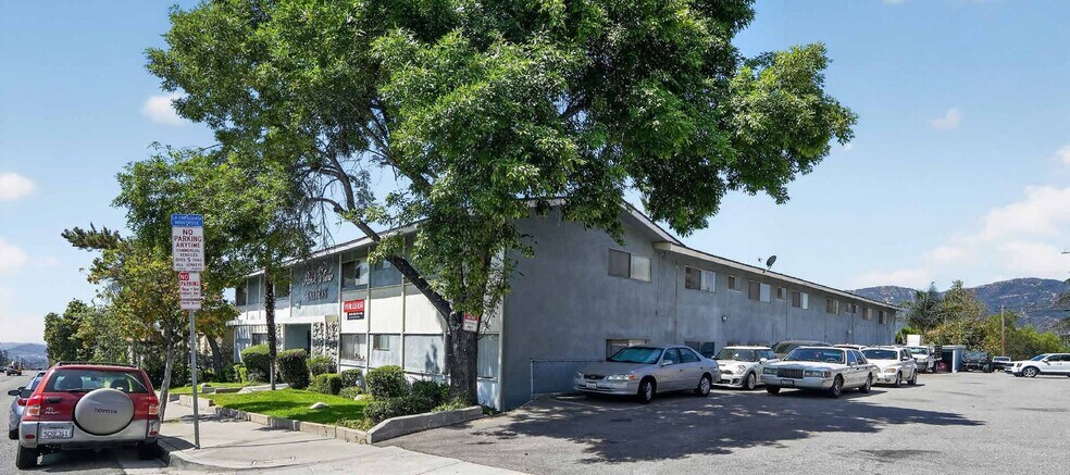 More Photos Of 4447 Ocean View Blvd, Montrose Apartments For Sale