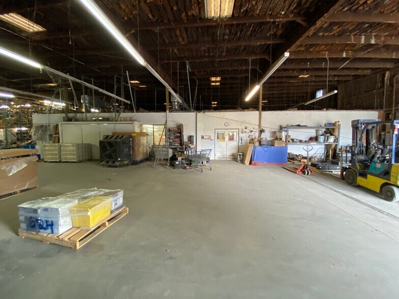 More Photos Of 839 Emerson Ave, Calexico Showroom For Sale