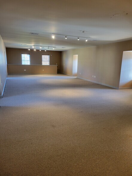 More Photos Of 342 E Main St, Leola Office For Lease
