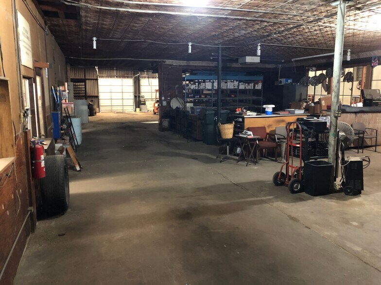 More Photos Of 1105 W Erwin St, Tyler Auto Repair For Sale