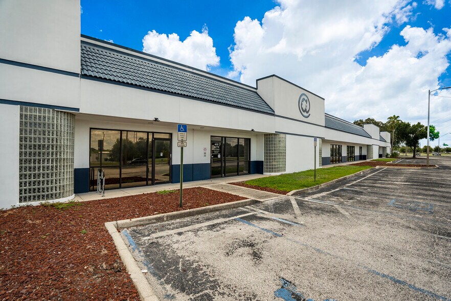 More Photos Of 4612 N 56th St, Tampa Research And Development For Lease