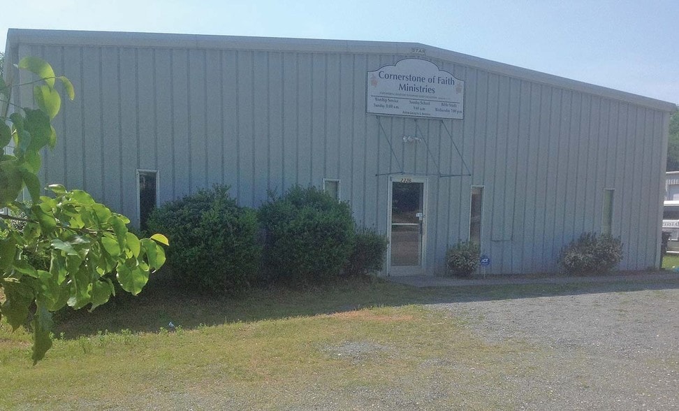 More Photos Of 2326 Cragmore Rd, Winston-Salem Warehouse For Lease