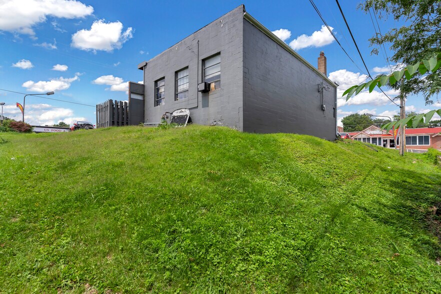More Photos Of 3166 Ashby Rd, Saint Ann Auto Repair For Sale